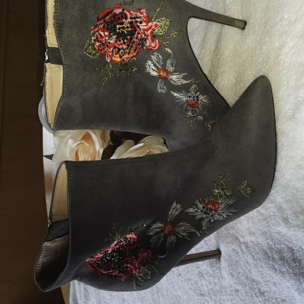 Bebe ankle heeled boots womens size 7